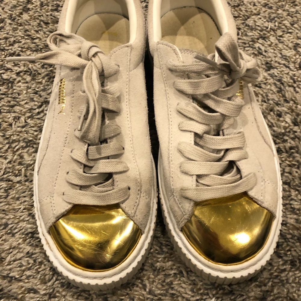 PUMA Women's Suede Platform Gold-Tipped Fashion Sneaker